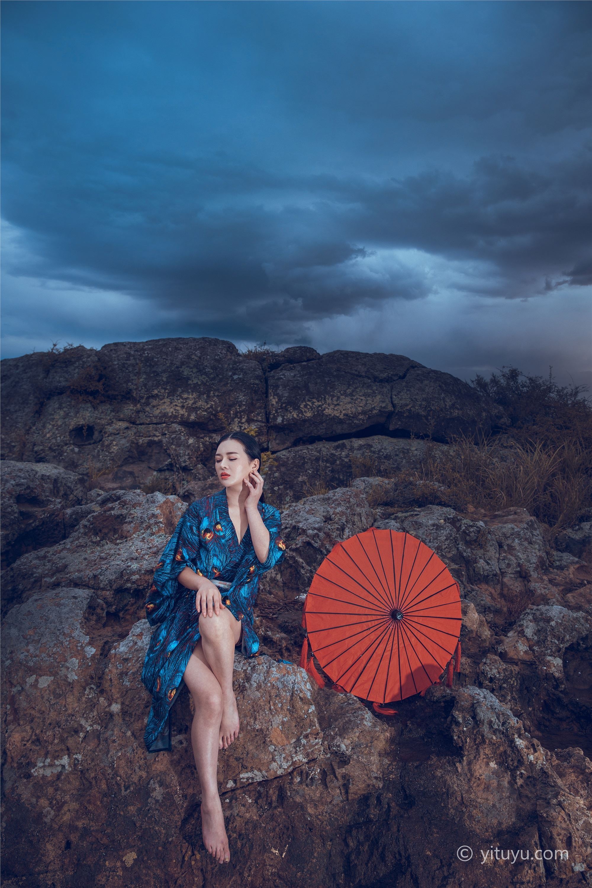 YITUYU艺图语  2021.06.25 一念成思 陽兒